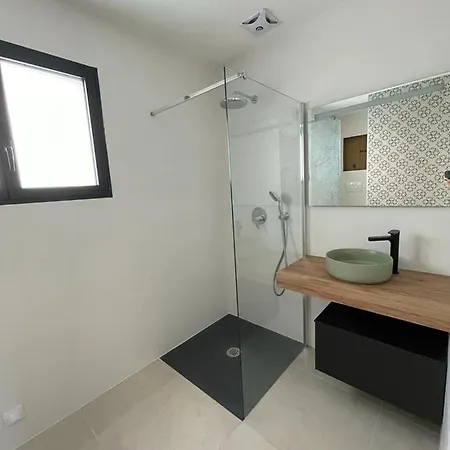 Appartement Neuf Et Moderne Au Coeur De La Camargue Saint-Laurent-dʼAigouze Exterior foto